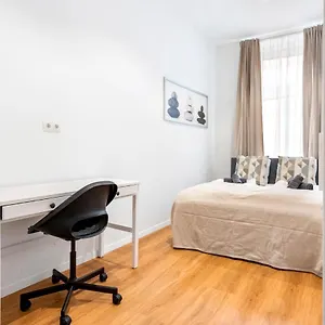 Hostel Nice Central City Room, Wien