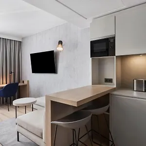 4* Aparthotel By Marriott East
