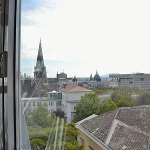 2* Hotel Apollo