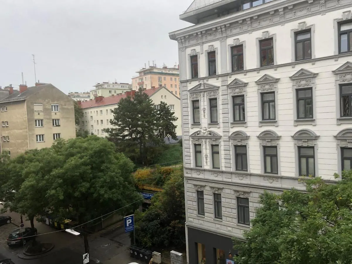 Nice Private Room in Wien Center Gasthof